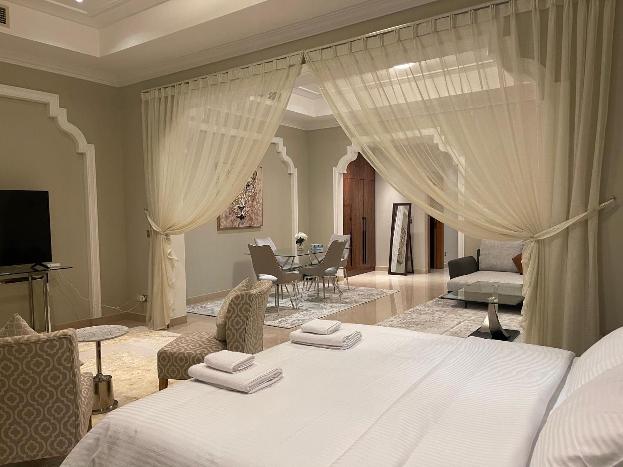 Private Suites Al Hamra Palace At Golf & Sea Resort Rás al-Chajma Pokoj fotografie